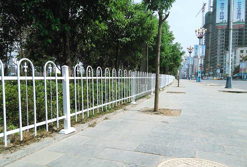 草坪公路鋅鋼護(hù)欄